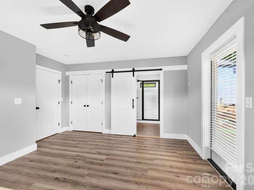 613 Salem Heights Lane, Swannanoa, NC 28778.  MLS# CAR4415923, YatesRealty ID 45830. 