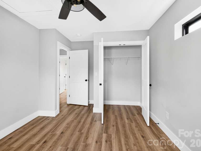 613 Salem Heights Lane, Swannanoa, NC 28778.  MLS# CAR4415923, YatesRealty ID 45830. 