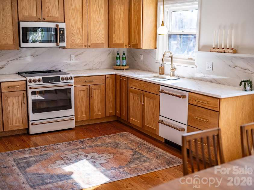 55 Cisco Road, Asheville, NC 28805.  MLS# CAR4416071, YatesRealty ID 45831. 