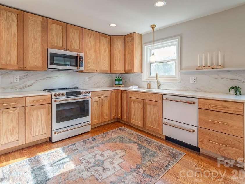 55 Cisco Road, Asheville, NC 28805.  MLS# CAR4416071, YatesRealty ID 45831. 