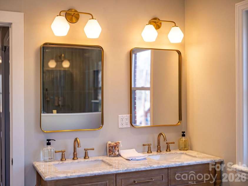 55 Cisco Road, Asheville, NC 28805.  MLS# CAR4416071, YatesRealty ID 45831. 