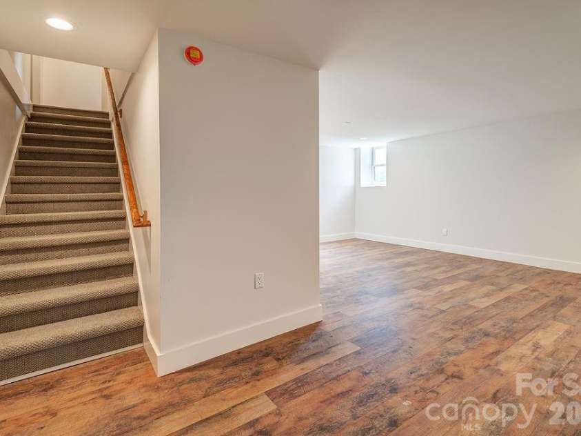 55 Cisco Road, Asheville, NC 28805.  MLS# CAR4416071, YatesRealty ID 45831. 