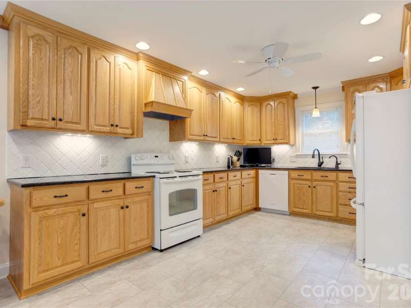 12760 Bethel School Road, Midland, NC 28107.  MLS# CAR4415874, YatesRealty ID 45833. 