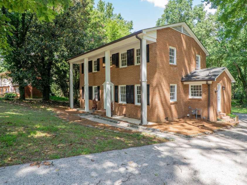 7823 Elwood Drive, Charlotte, NC 28227.  MLS# CAR4415830, YatesRealty ID 45834. 