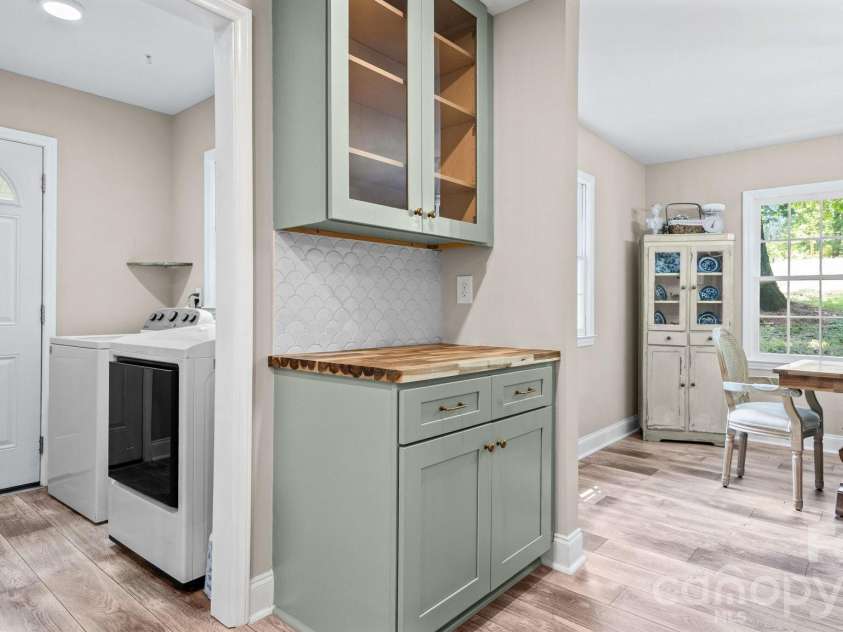 7823 Elwood Drive, Charlotte, NC 28227.  MLS# CAR4415830, YatesRealty ID 45834. 