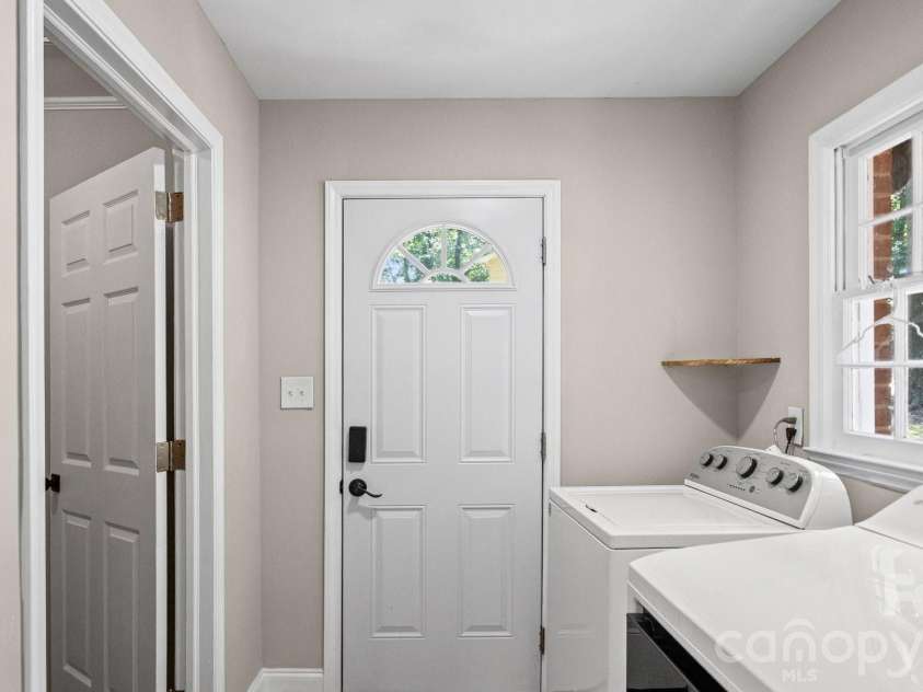 7823 Elwood Drive, Charlotte, NC 28227.  MLS# CAR4415830, YatesRealty ID 45834. 