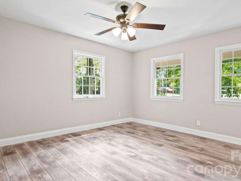 7823 Elwood Drive, Charlotte, NC 28227.  MLS# CAR4415830, YatesRealty ID 45834. 