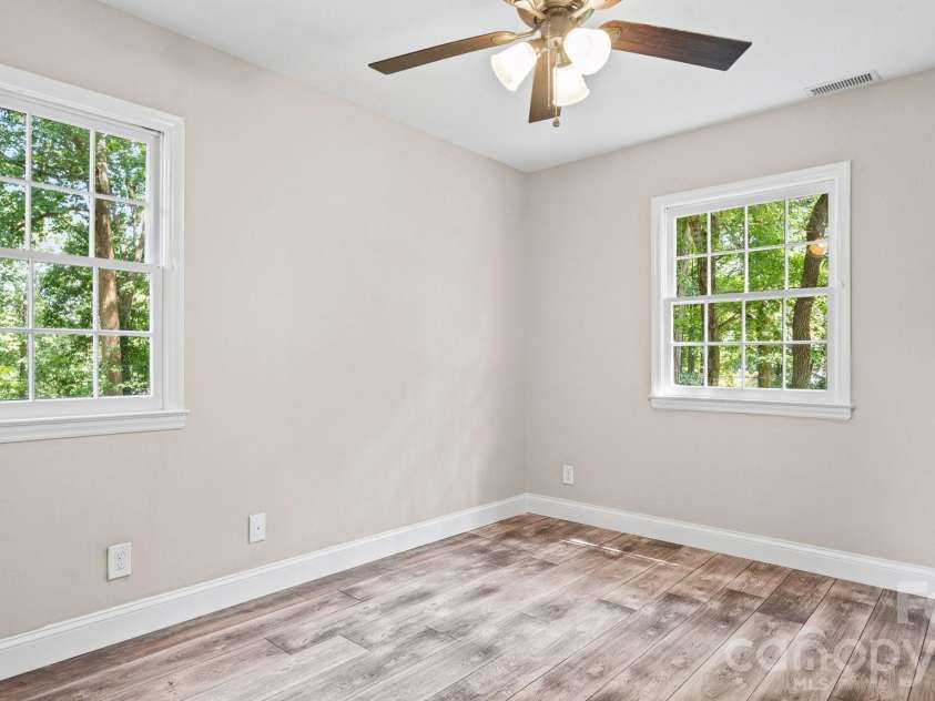 7823 Elwood Drive, Charlotte, NC 28227.  MLS# CAR4415830, YatesRealty ID 45834. 