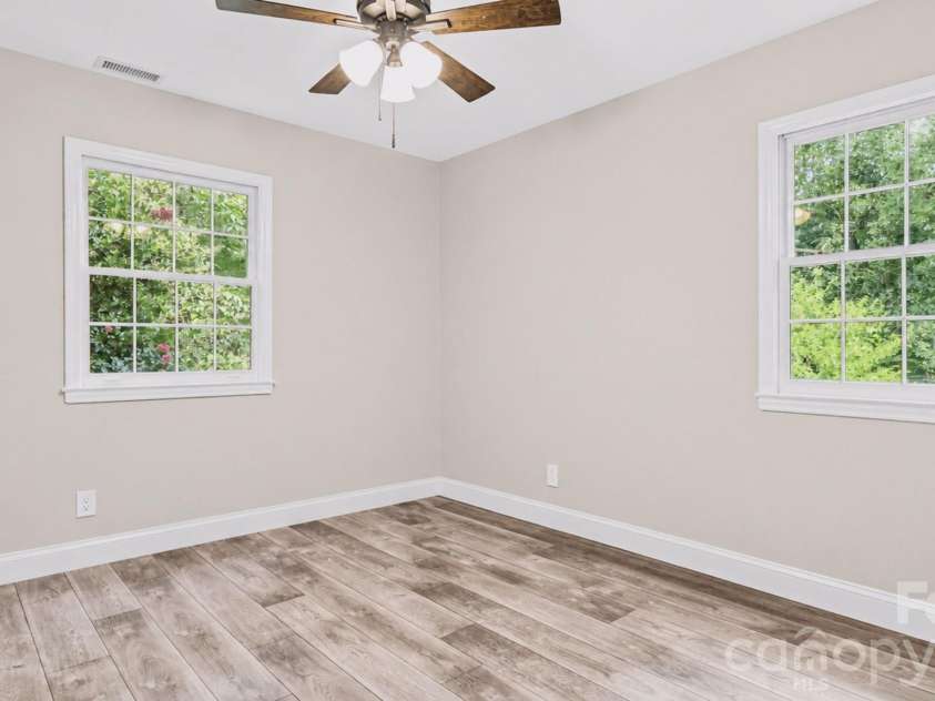 7823 Elwood Drive, Charlotte, NC 28227.  MLS# CAR4415830, YatesRealty ID 45834. 