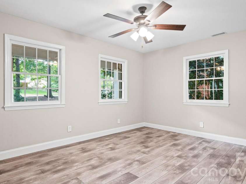 7823 Elwood Drive, Charlotte, NC 28227.  MLS# CAR4415830, YatesRealty ID 45834. 