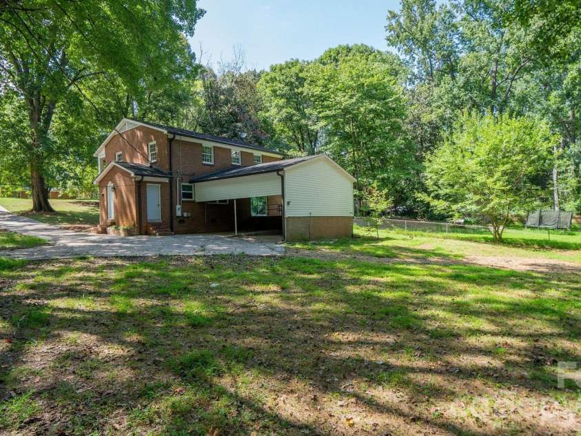 7823 Elwood Drive, Charlotte, NC 28227.  MLS# CAR4415830, YatesRealty ID 45834. 
