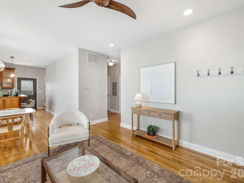 92 Martin Avenue, Asheville, NC 28806.  MLS# CAR4415858, YatesRealty ID 45835. 
