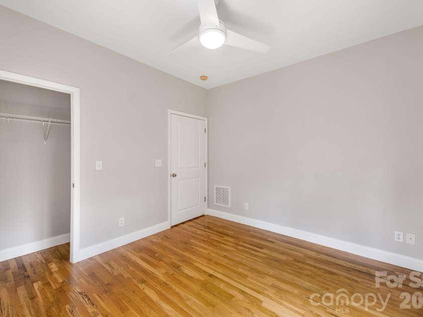 92 Martin Avenue, Asheville, NC 28806.  MLS# CAR4415858, YatesRealty ID 45835. 