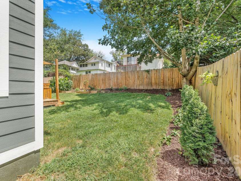 92 Martin Avenue, Asheville, NC 28806.  MLS# CAR4415858, YatesRealty ID 45835. 