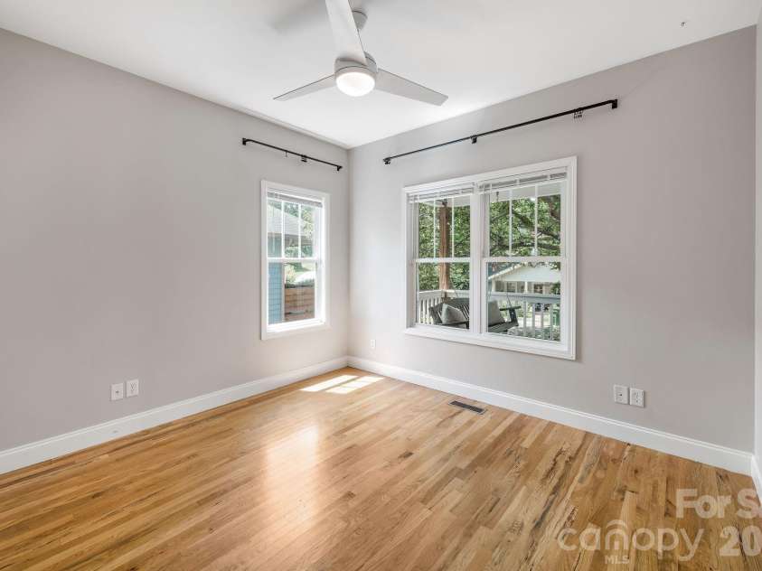 92 Martin Avenue, Asheville, NC 28806.  MLS# CAR4415858, YatesRealty ID 45835. Bed 1