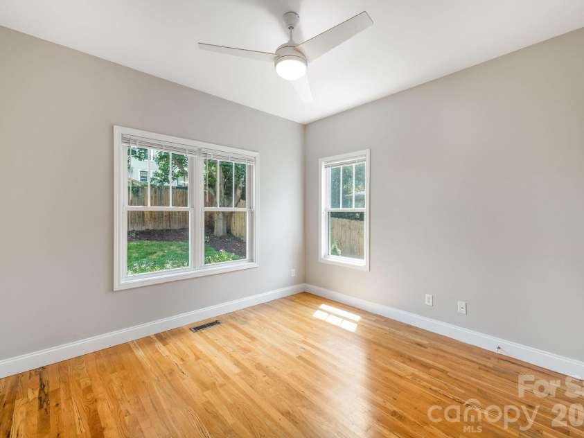92 Martin Avenue, Asheville, NC 28806.  MLS# CAR4415858, YatesRealty ID 45835. Bed 2