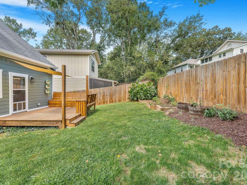 92 Martin Avenue, Asheville, NC 28806.  MLS# CAR4415858, YatesRealty ID 45835. Grass grows green