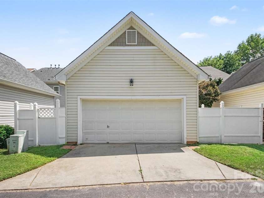 9910 Westmoreland Road, Cornelius, NC 28031.  MLS# CAR4415857, YatesRealty ID 45836. 