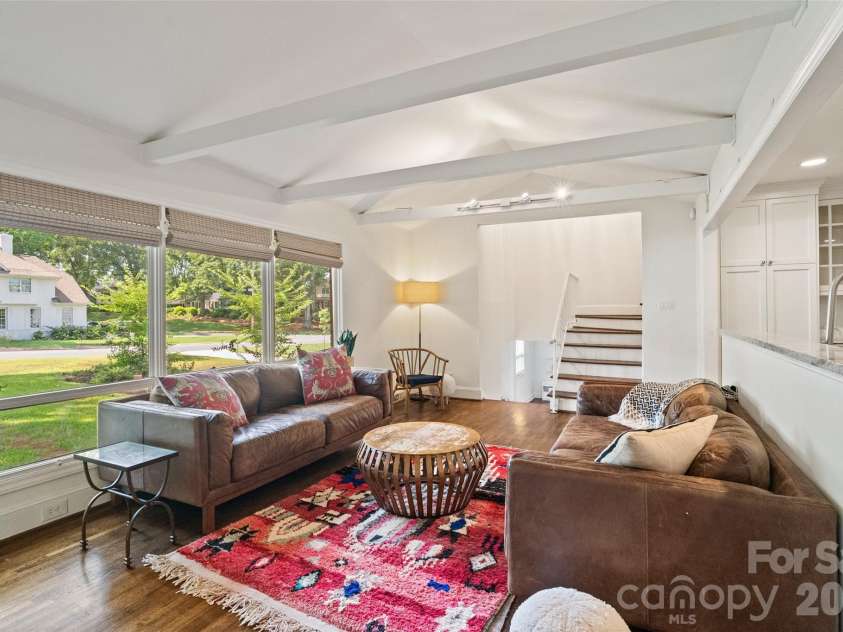 2911 Arundel Drive, Charlotte, NC 28209.  MLS# CAR4415828, YatesRealty ID 45838. 