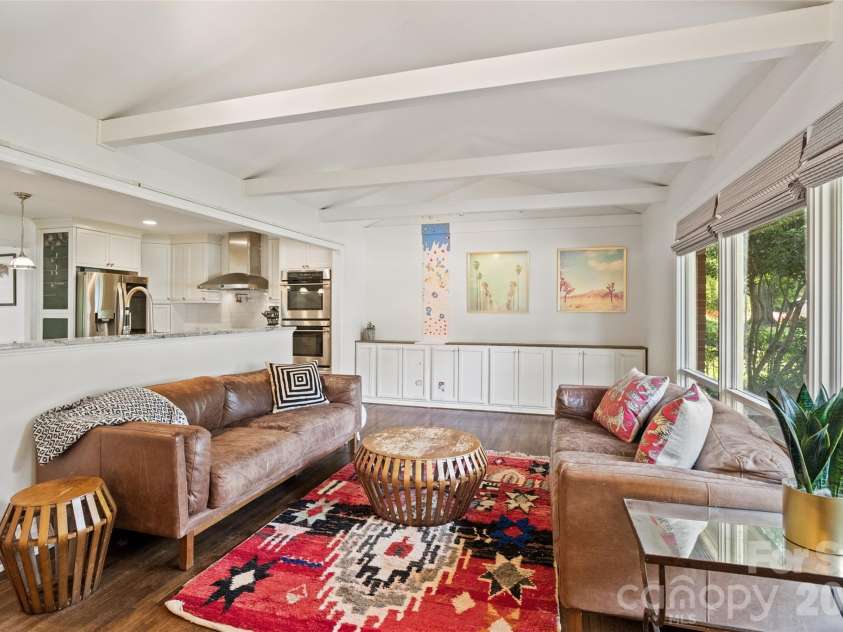 2911 Arundel Drive, Charlotte, NC 28209.  MLS# CAR4415828, YatesRealty ID 45838. 