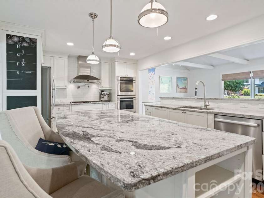 2911 Arundel Drive, Charlotte, NC 28209.  MLS# CAR4415828, YatesRealty ID 45838. 