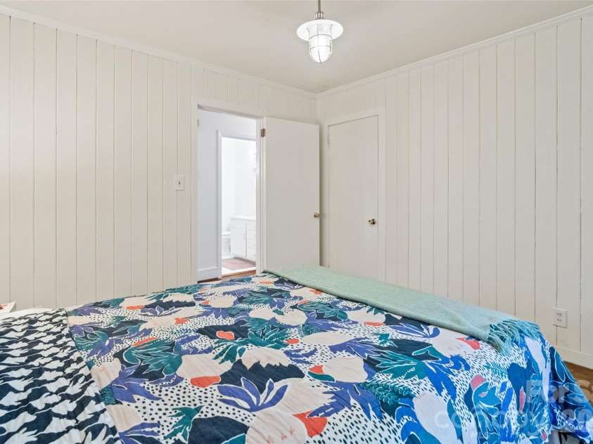 2911 Arundel Drive, Charlotte, NC 28209.  MLS# CAR4415828, YatesRealty ID 45838. 