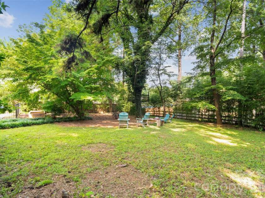 2911 Arundel Drive, Charlotte, NC 28209.  MLS# CAR4415828, YatesRealty ID 45838. 