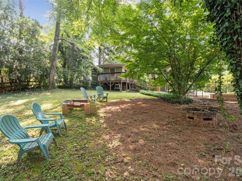 2911 Arundel Drive, Charlotte, NC 28209.  MLS# CAR4415828, YatesRealty ID 45838. 
