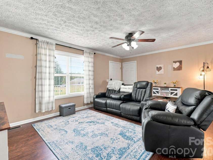 132 Kendra Drive, Mooresville, NC 28117.  MLS# CAR4415525, YatesRealty ID 45839. 