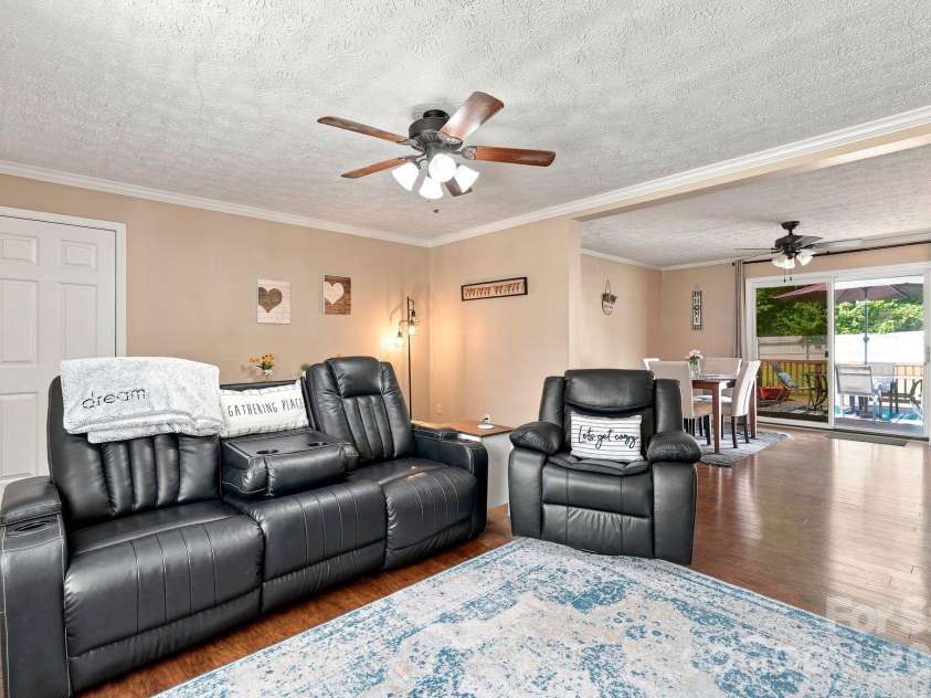 132 Kendra Drive, Mooresville, NC 28117.  MLS# CAR4415525, YatesRealty ID 45839. 