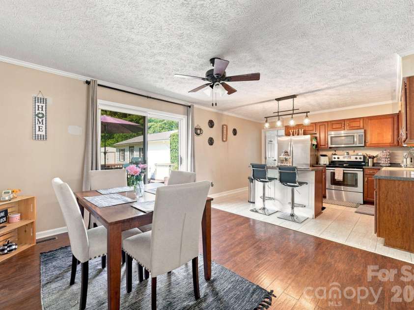 132 Kendra Drive, Mooresville, NC 28117.  MLS# CAR4415525, YatesRealty ID 45839. 