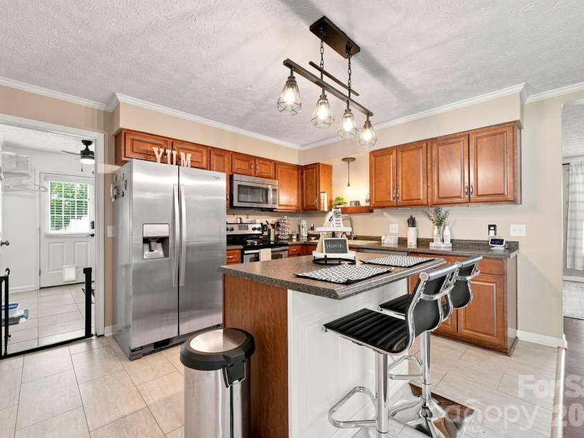 132 Kendra Drive, Mooresville, NC 28117.  MLS# CAR4415525, YatesRealty ID 45839. 