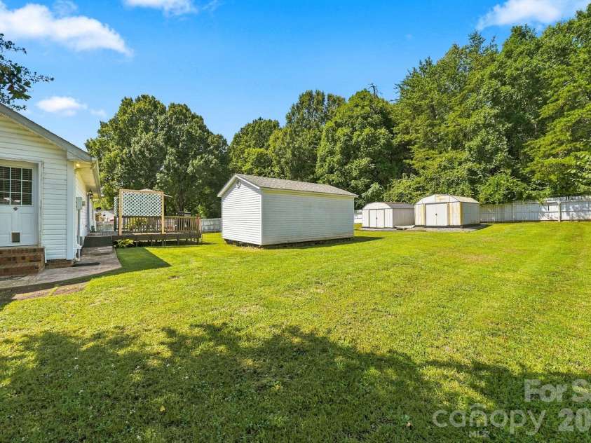 132 Kendra Drive, Mooresville, NC 28117.  MLS# CAR4415525, YatesRealty ID 45839. 