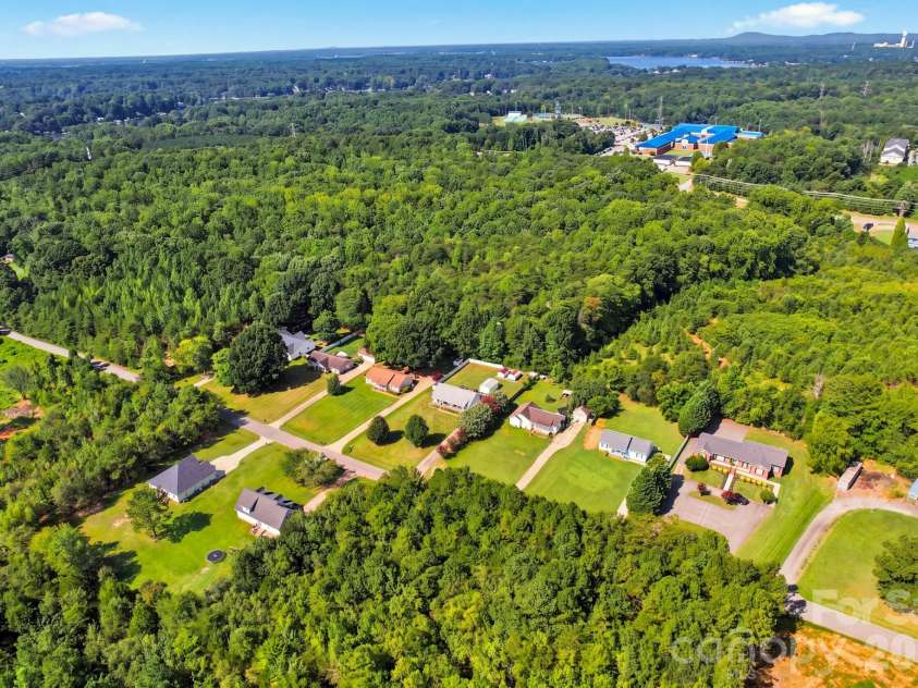 132 Kendra Drive, Mooresville, NC 28117.  MLS# CAR4415525, YatesRealty ID 45839. 