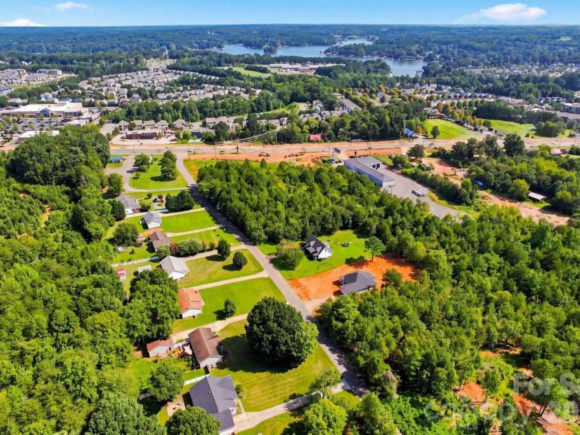 132 Kendra Drive, Mooresville, NC 28117.  MLS# CAR4415525, YatesRealty ID 45839. 