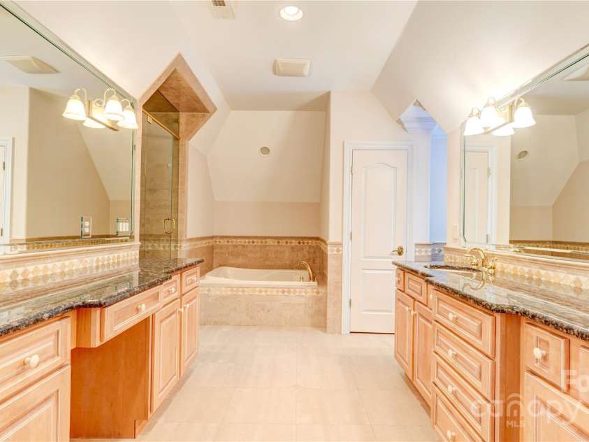 2310 La Maison Drive, Charlotte, NC 28226.  MLS# CAR4320446, YatesRealty ID 4584. 