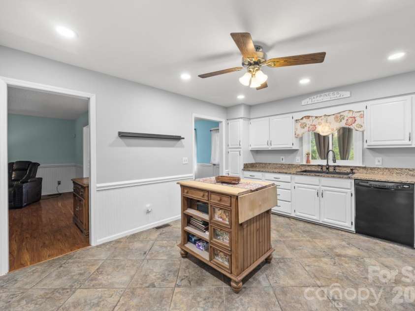 4060 Point Clear Drive, Tega Cay, SC 29708.  MLS# CAR4415543, YatesRealty ID 45840. 
