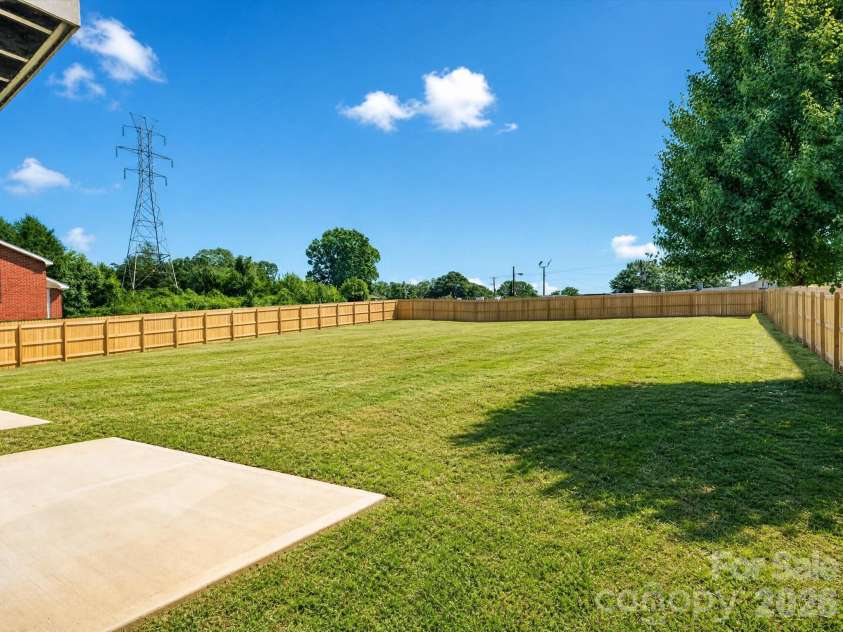 2725 Watson Drive, Charlotte, NC 28208.  MLS# CAR4415519, YatesRealty ID 45841. 
