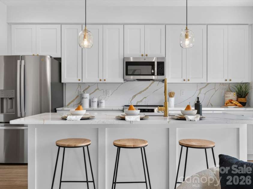 2725 Watson Drive, Charlotte, NC 28208.  MLS# CAR4415519, YatesRealty ID 45841. Clean, Modern Finishes