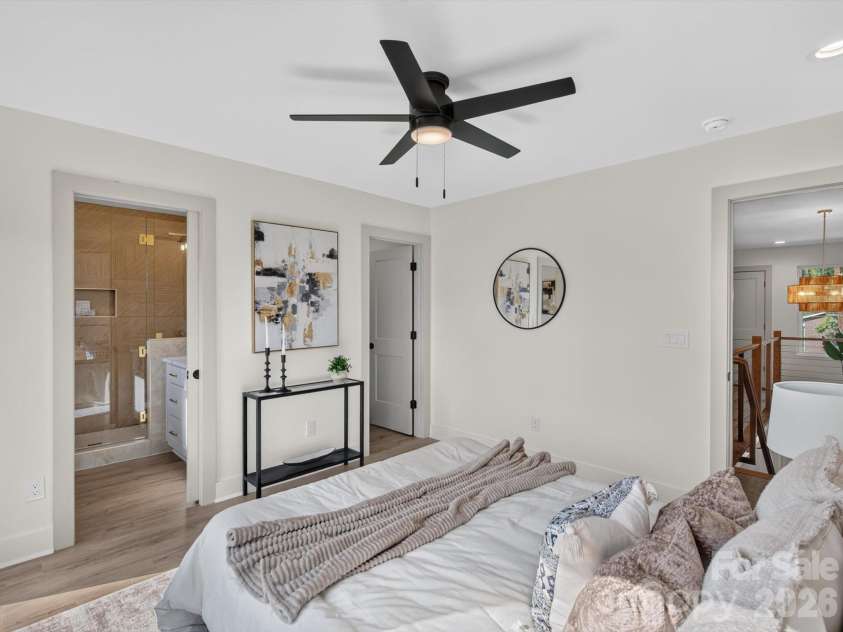 2725 Watson Drive, Charlotte, NC 28208.  MLS# CAR4415519, YatesRealty ID 45841. Spacious Primary Suite