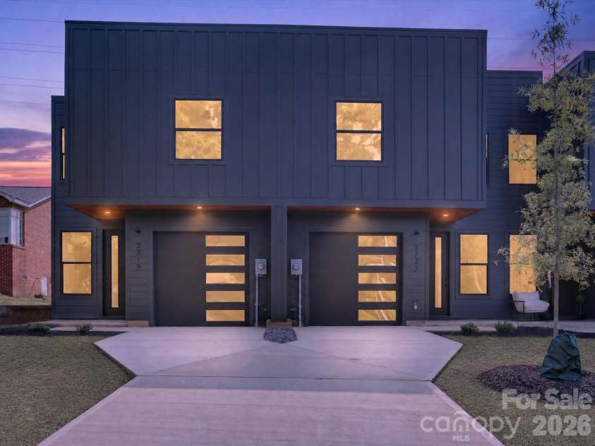 2725 Watson Drive, Charlotte, NC 28208.  MLS# CAR4415519, YatesRealty ID 45841. Welcome Home