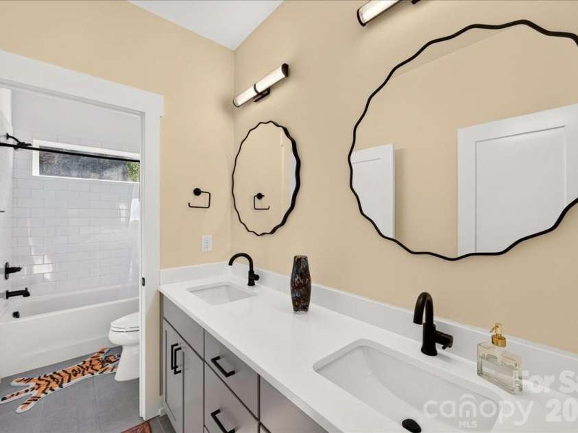 816 State Street, Charlotte, NC 28208.  MLS# CAR4415417, YatesRealty ID 45846. 