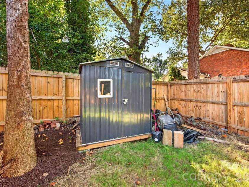 816 State Street, Charlotte, NC 28208.  MLS# CAR4415417, YatesRealty ID 45846. 