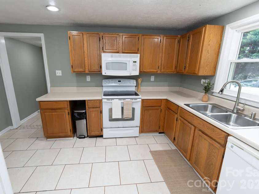 4170 Duff Drive, Hudson, NC 28638.  MLS# CAR4415510, YatesRealty ID 45847. 