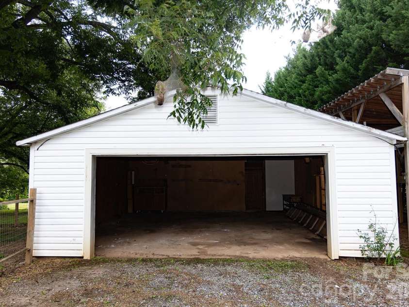 4170 Duff Drive, Hudson, NC 28638.  MLS# CAR4415510, YatesRealty ID 45847. 