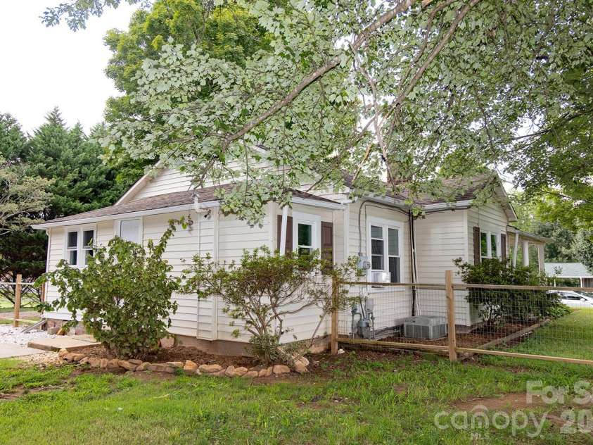 4170 Duff Drive, Hudson, NC 28638.  MLS# CAR4415510, YatesRealty ID 45847. 