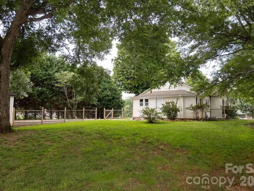 4170 Duff Drive, Hudson, NC 28638.  MLS# CAR4415510, YatesRealty ID 45847. 