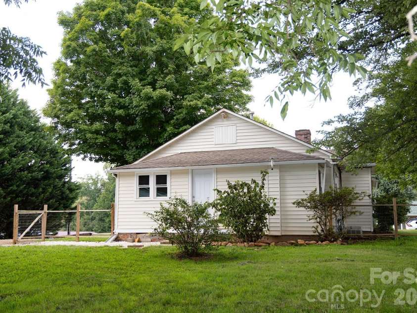 4170 Duff Drive, Hudson, NC 28638.  MLS# CAR4415510, YatesRealty ID 45847. 