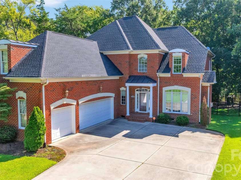 4995 Rea Road, Charlotte, NC 28226.  MLS# CAR4415513, YatesRealty ID 45848. 