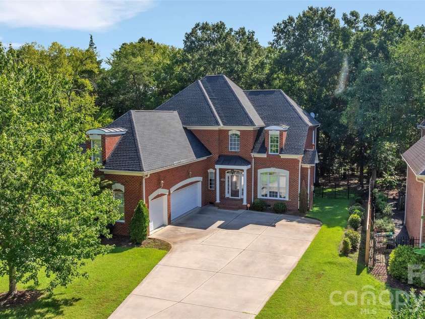 4995 Rea Road, Charlotte, NC 28226.  MLS# CAR4415513, YatesRealty ID 45848. 